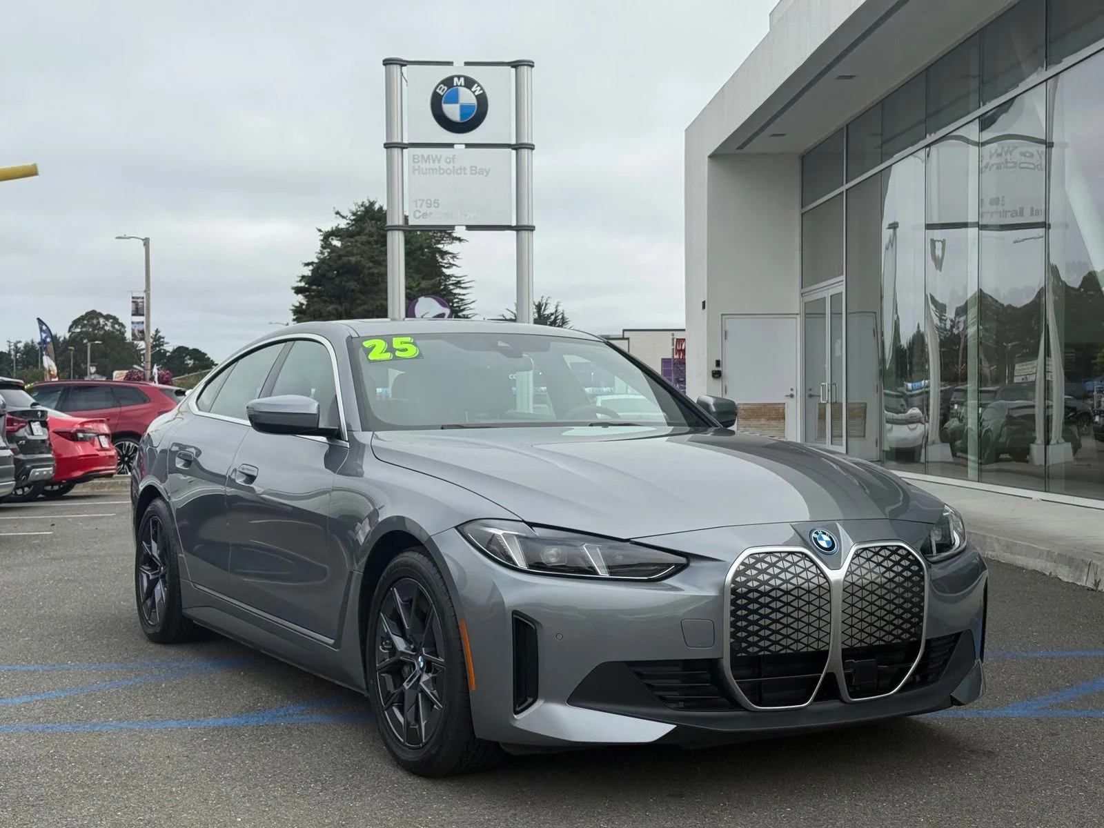 Used 2025 Gray BMW xDrive40 image 1