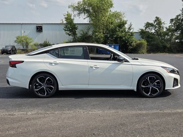 New 2026 White Nissan 2.5 SR image 6