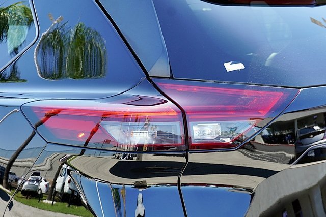Used 2025 Black Nissan S image 7