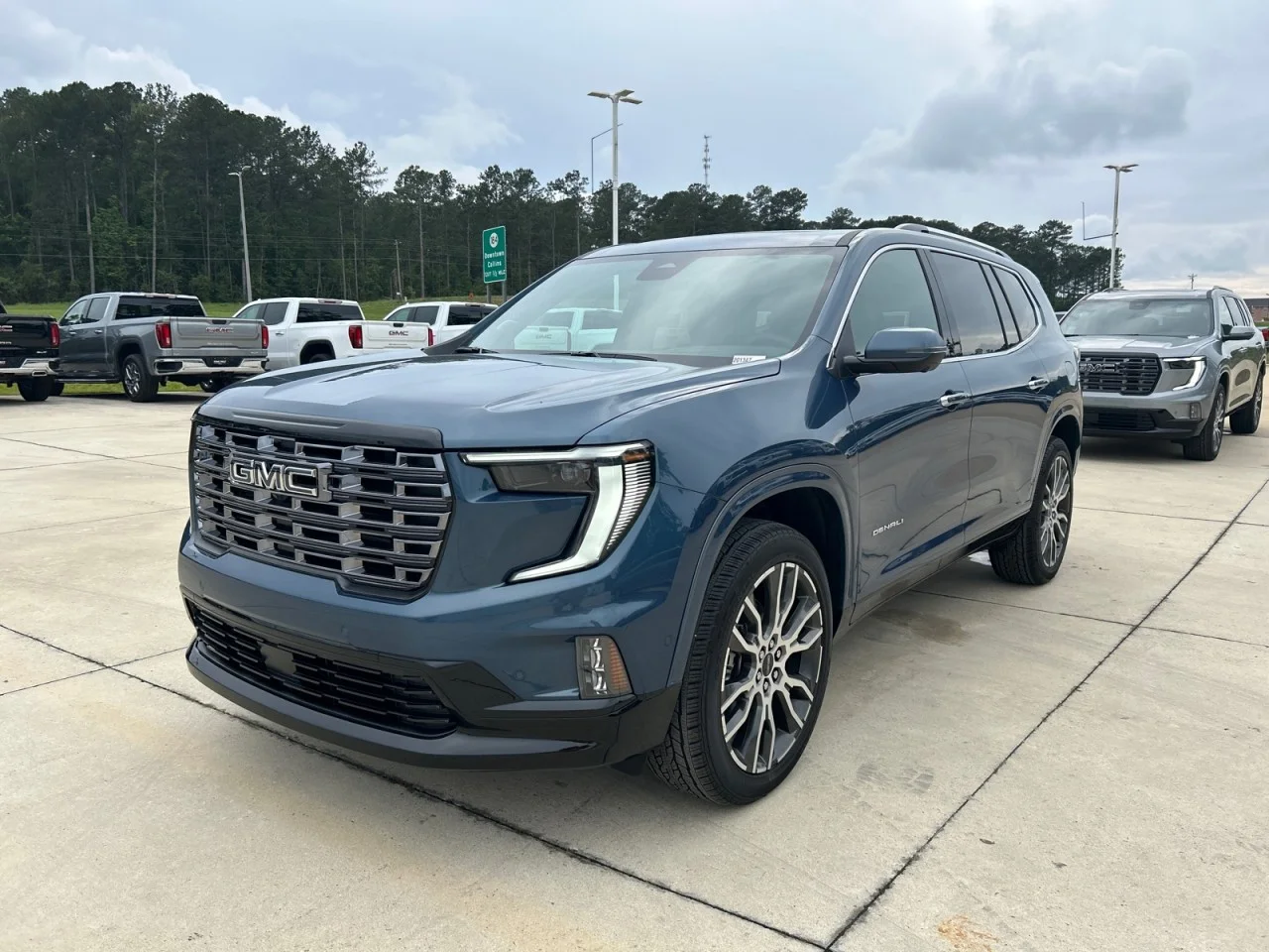 2026 GMC Acadia Denali Ultimate FWD's photo