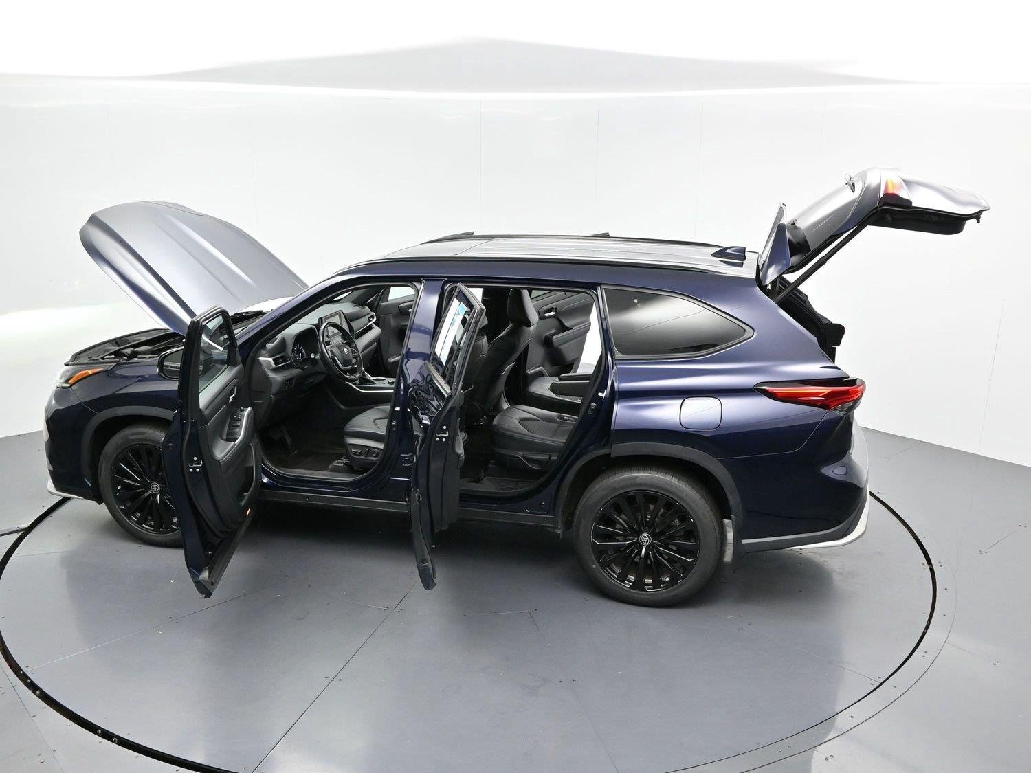 Used 2023 Blue Toyota L image 44