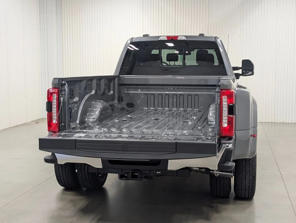 New 2026 Carbonized Gray Metallic Ford F-350® Lariat® image 28