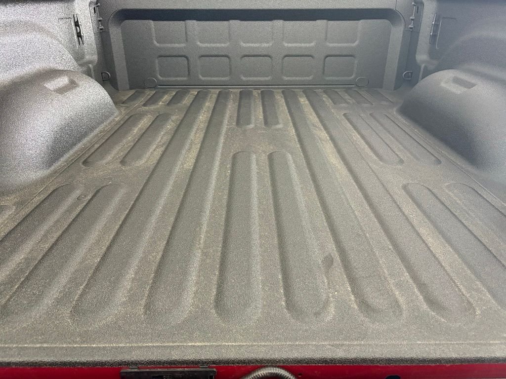 New 2026 Molten Red Pearl-Coat Exterior Paint RAM Tradesman image 18