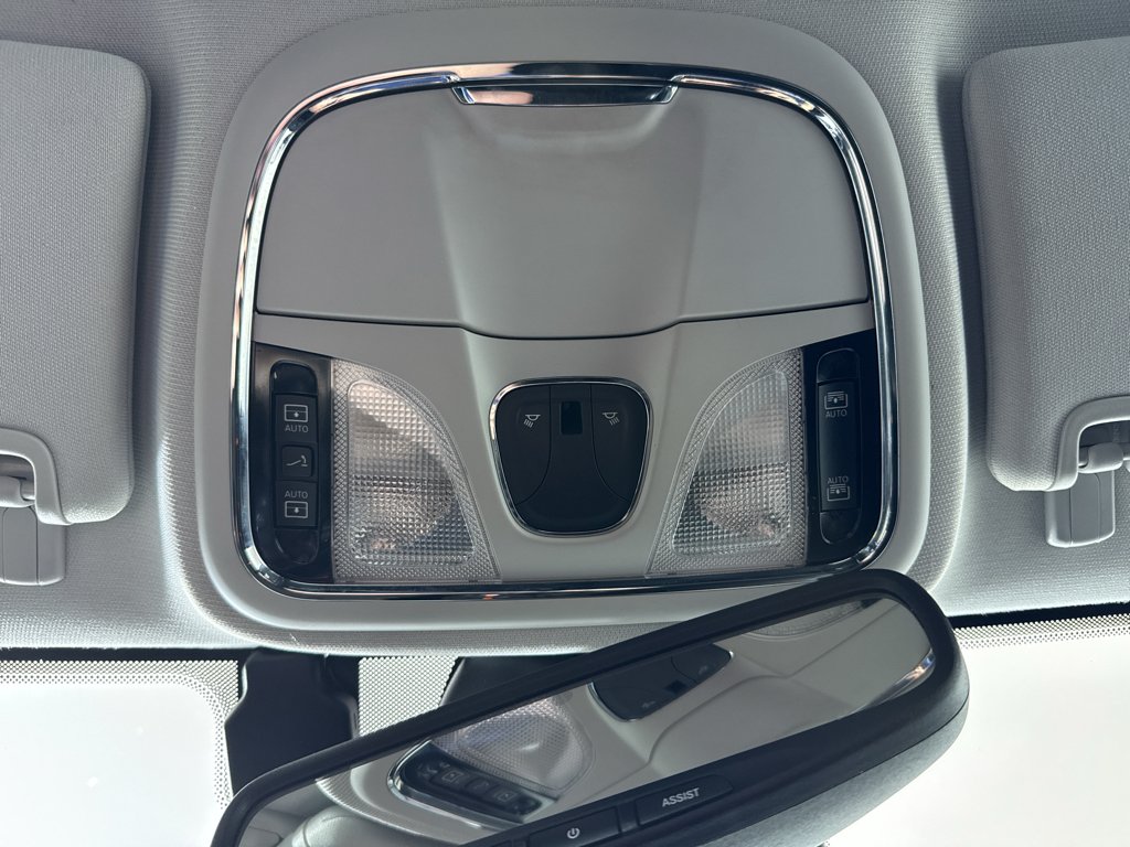 Used 2019 Bright White Clearcoat Jeep Trailhawk Elite image 30