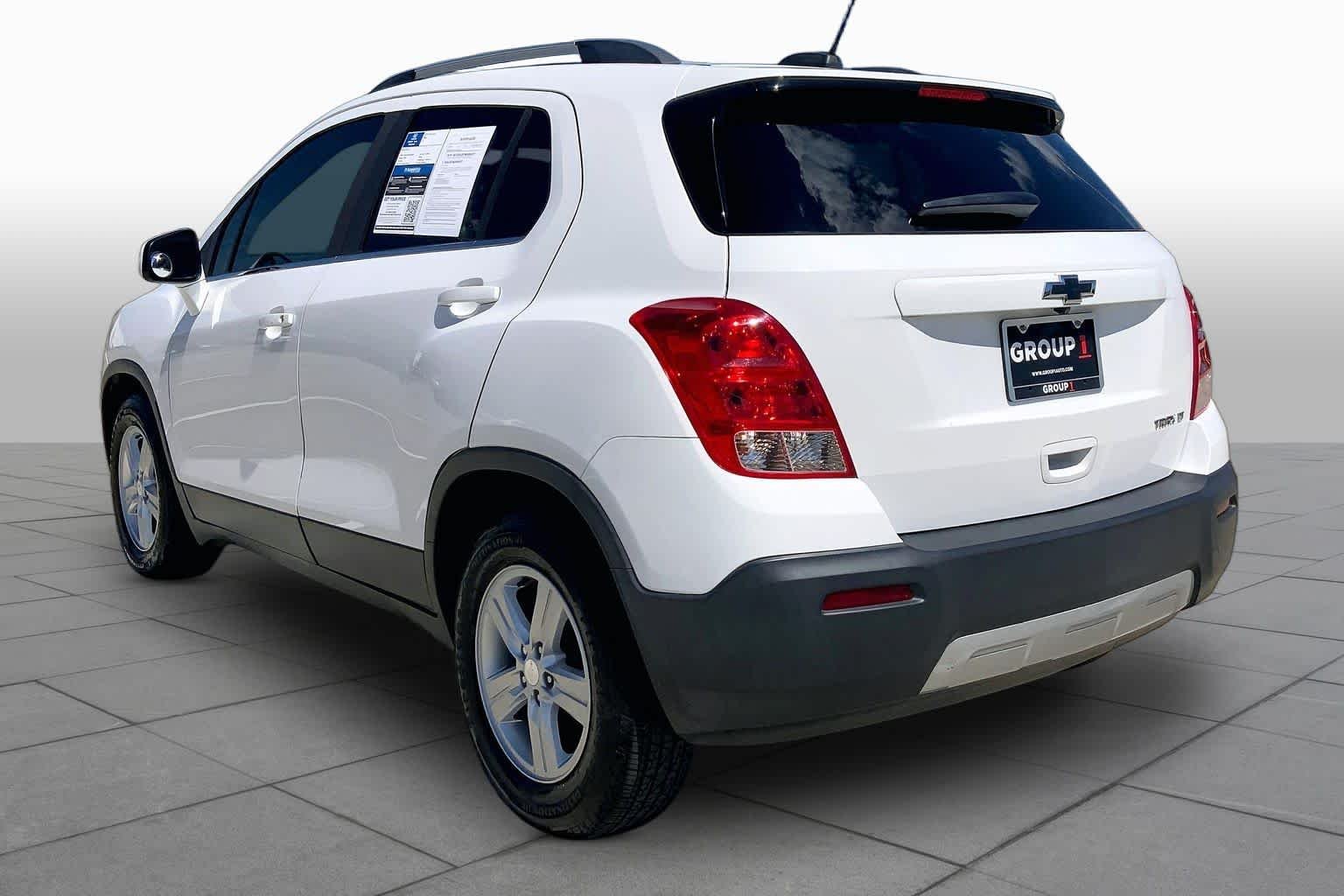 Used 2016 Summit White Chevrolet LT image 12