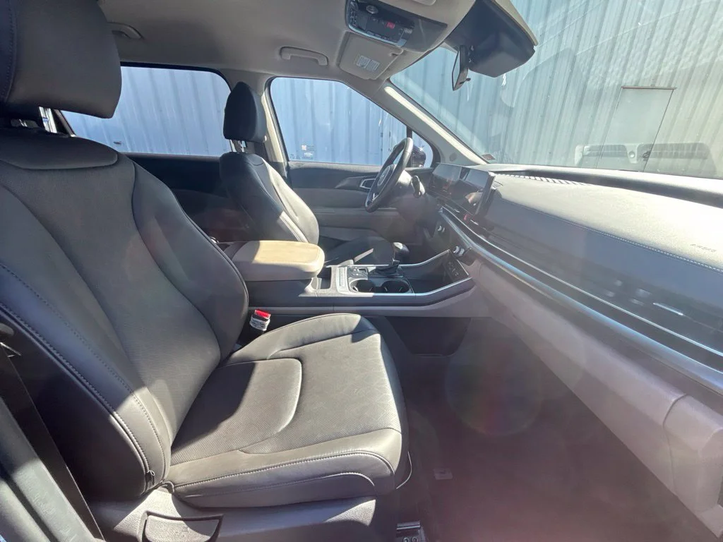 Used 2026 Blue Kia LXS image 25