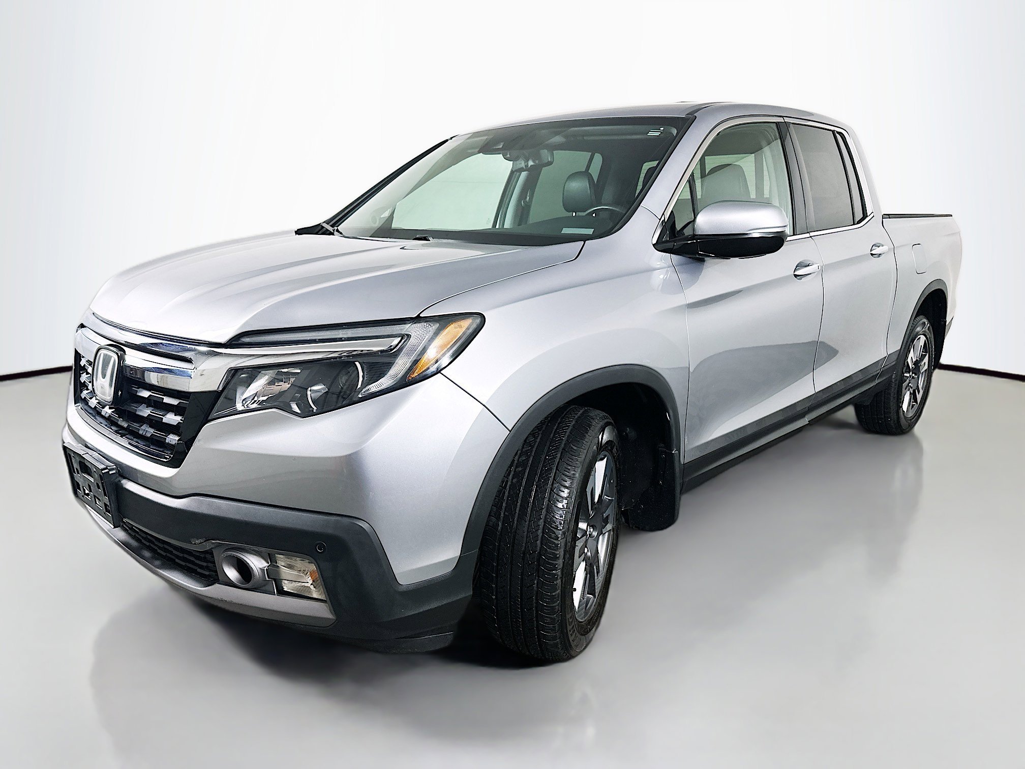 Used 2018 Lunar Silver Metallic Honda RTL-E image 3