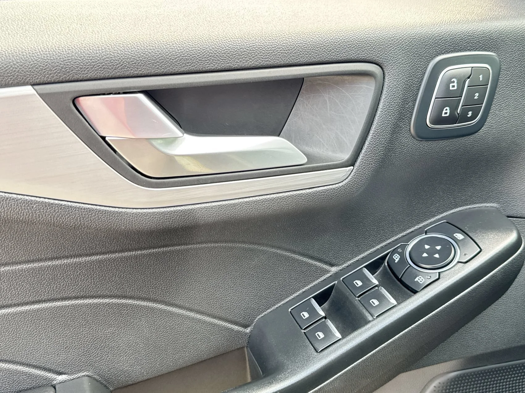 Used 2025 Black Ford Platinum image 13