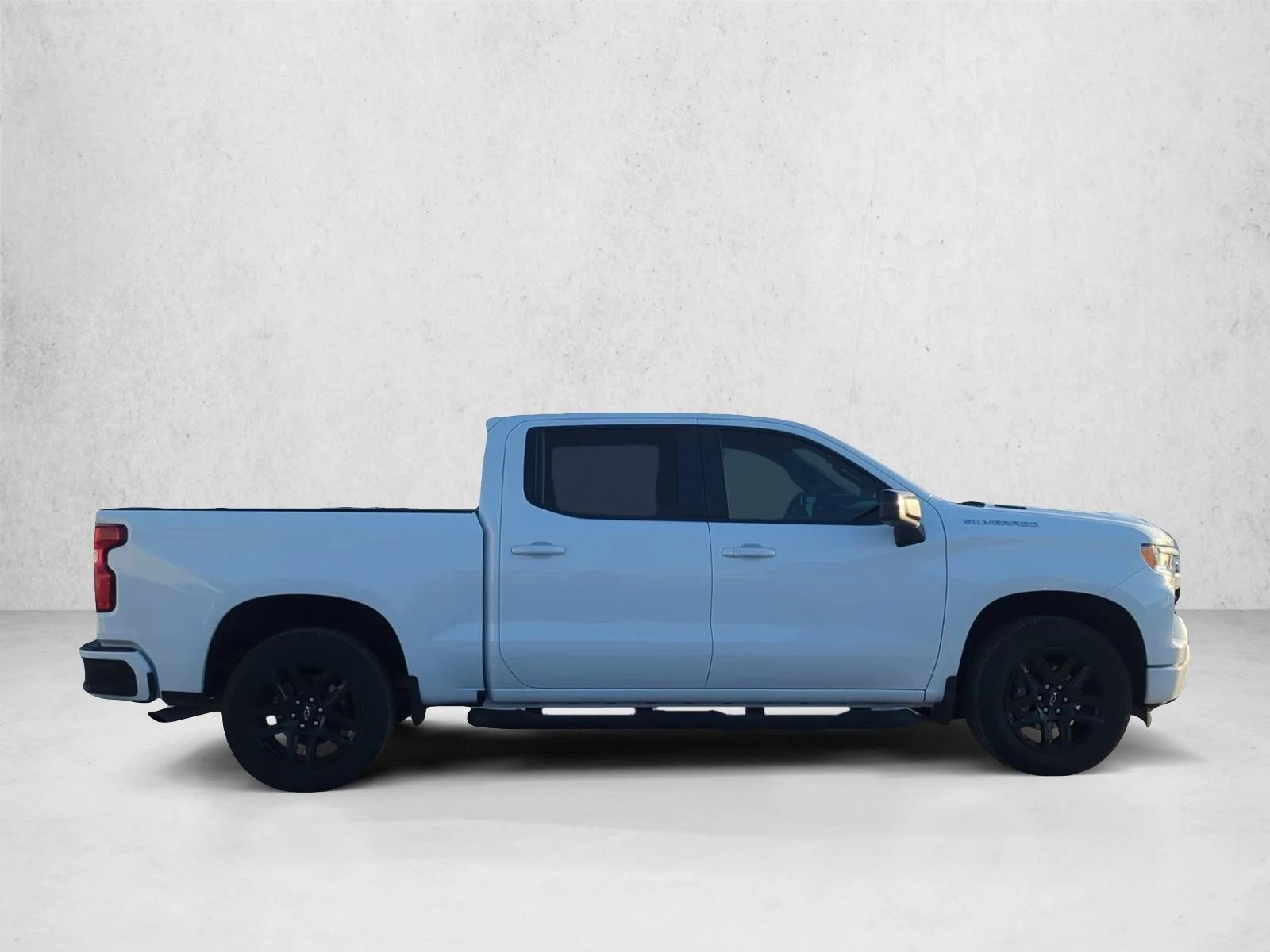 Used 2024 Summit White Chevrolet RST image 4