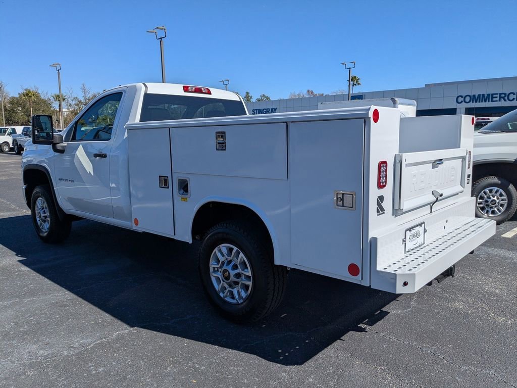 New 2026 Summit White Chevrolet WT image 7
