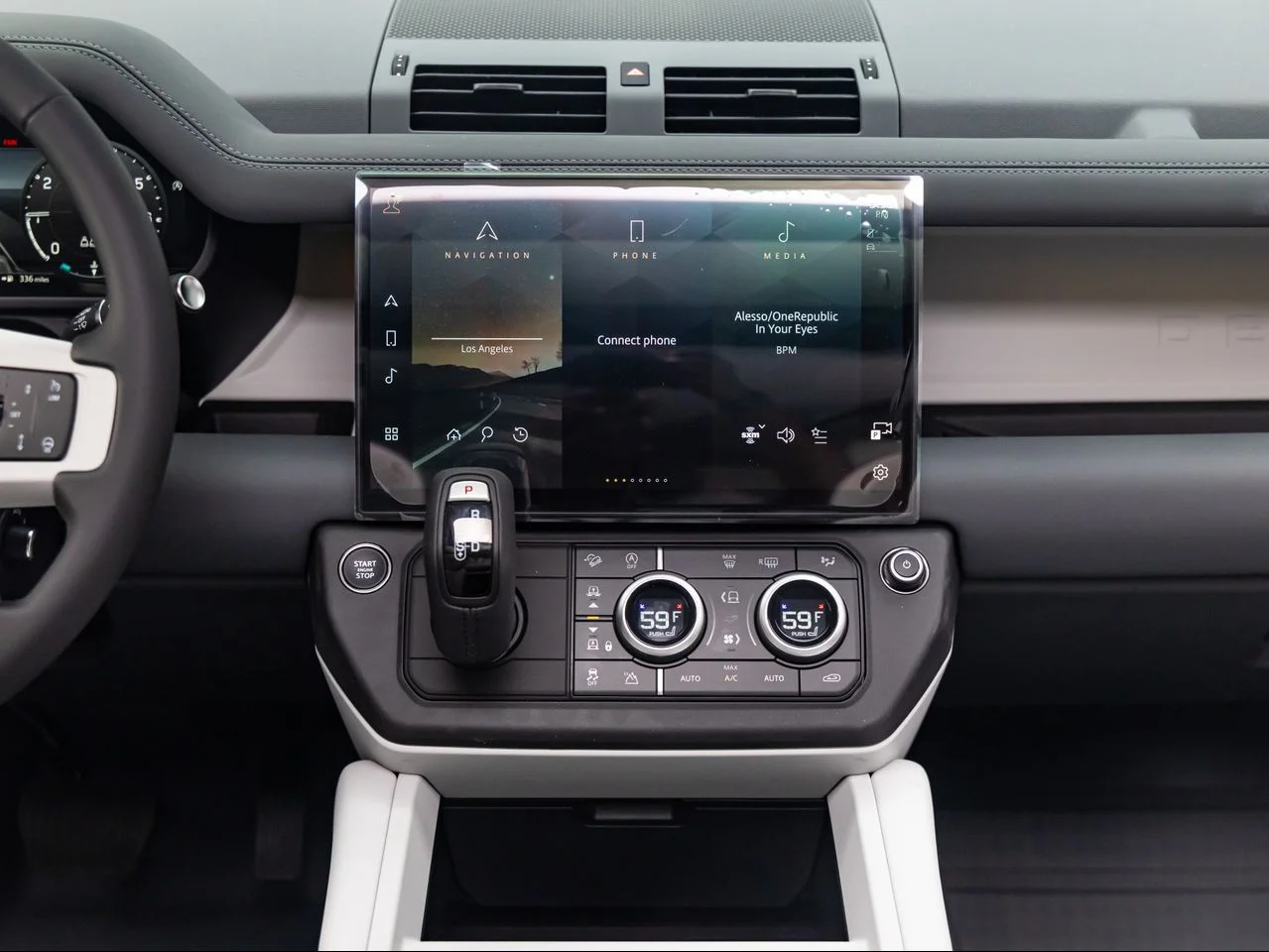 New 2026 Borasco Grey Land Rover P400 X-Dynamic SE image 31