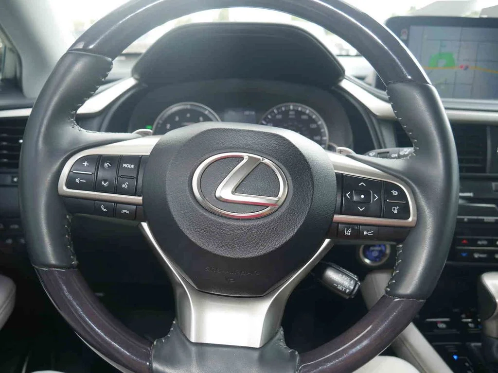 Used 2022 White Lexus 450h image 39