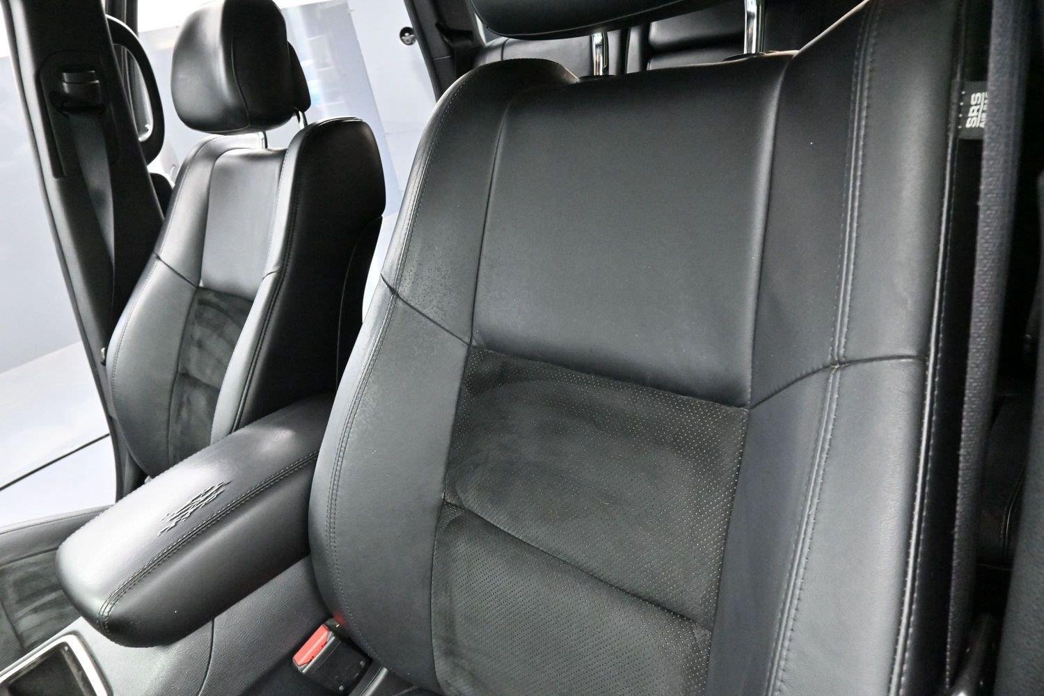 Used 2017 Diamond Black Crystal Pearlcoat Jeep Altitude image 15