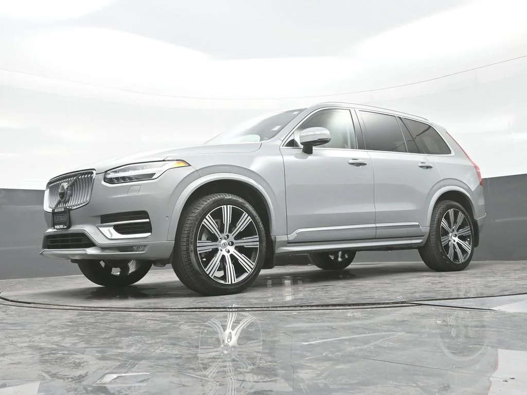 Certified Used 2024 Vapour Grey Volvo Plus image 26