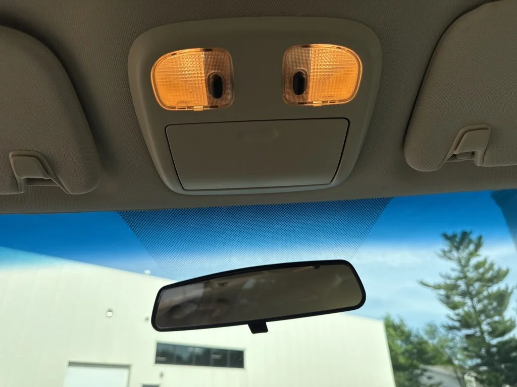 Used 2012 Cinnamon Ford SE image 27