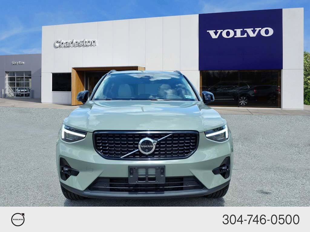 Certified Used 2025 Sage Green Metallic Volvo Ultra Dark Theme image 8