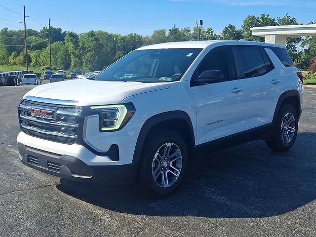 New 2027 Summit White GMC Elevation image 6