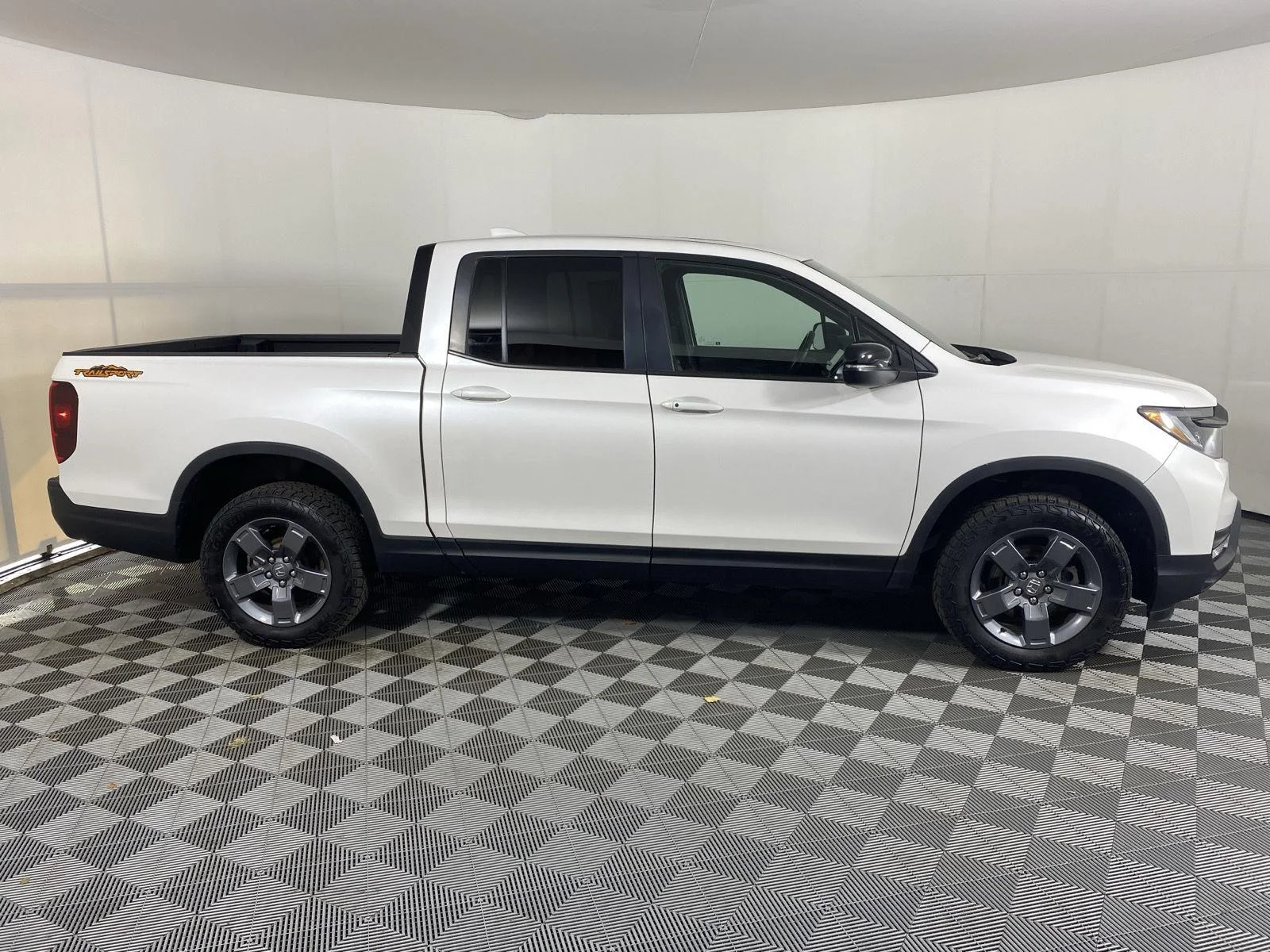 Used 2024 Platinum White Pearl Honda TrailSport image 8