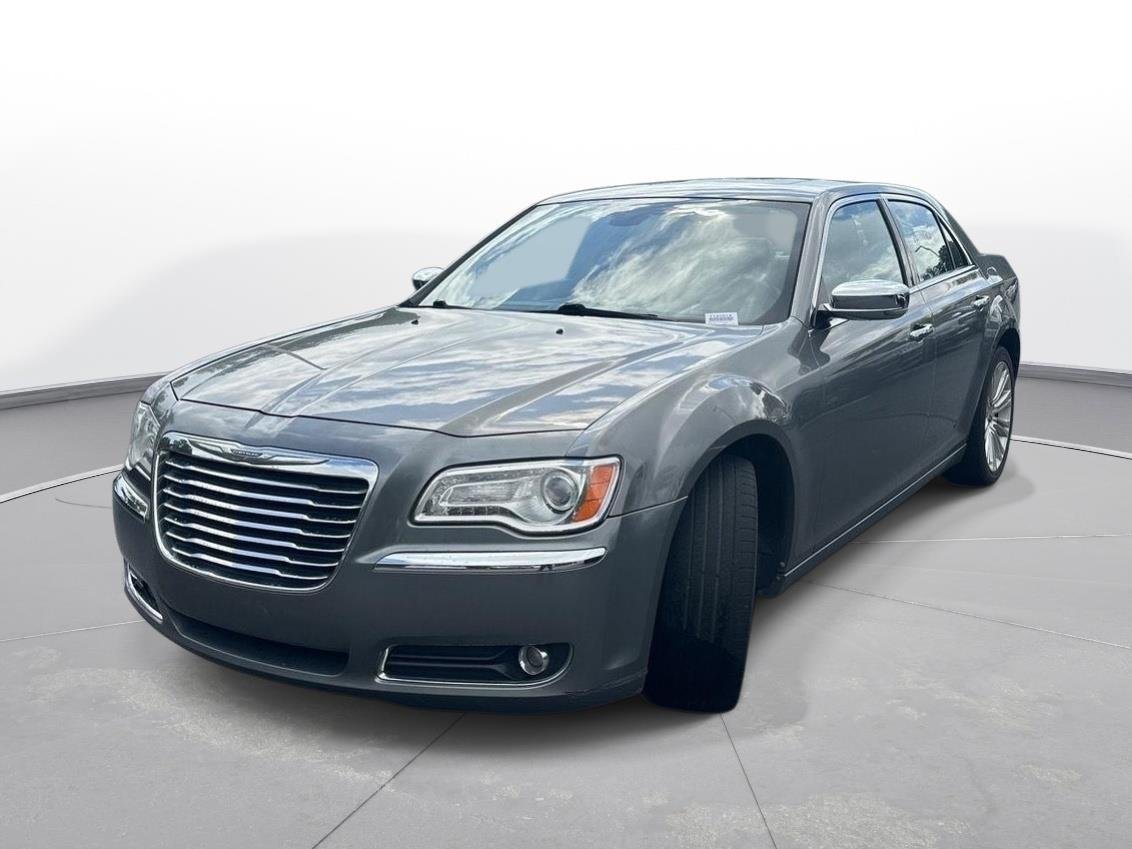 Used 2012 Tungsten Metallic Chrysler Limited image 2