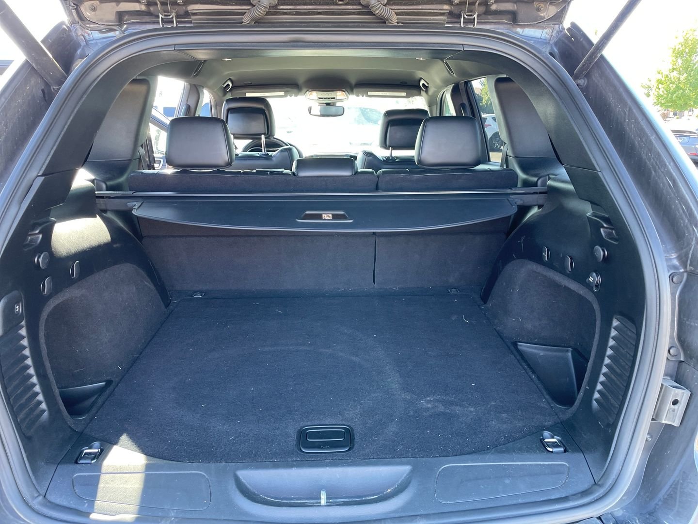 Used 2018 Gray Jeep Altitude image 10