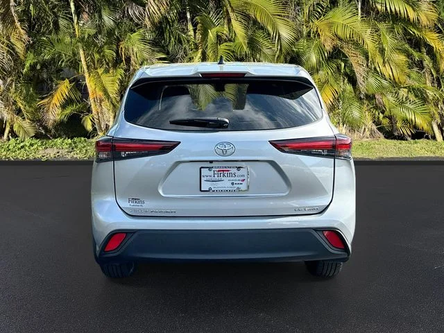 Used 2024 Silver Toyota LE image 6