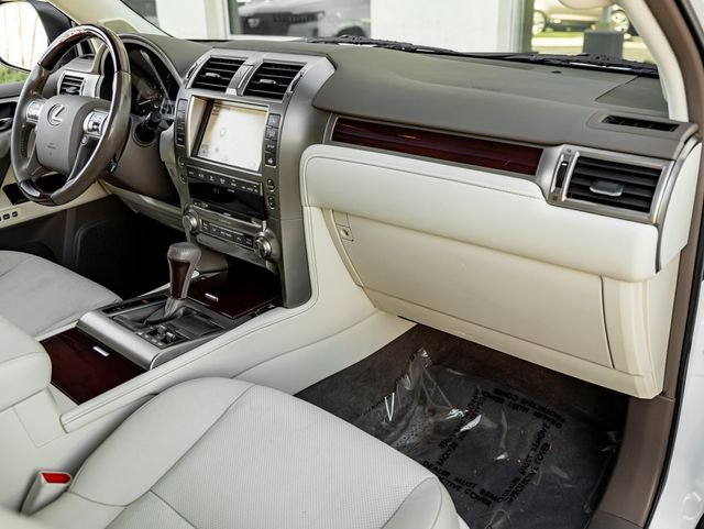 Used 2019 Starfire Pearl Lexus 460 image 36