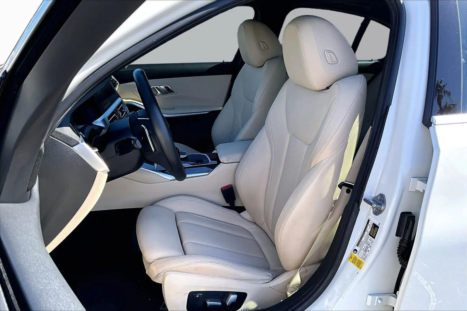 Used 2019 Alpine White BMW 330i image 7