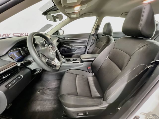 Used 2025 White Nissan SV image 10
