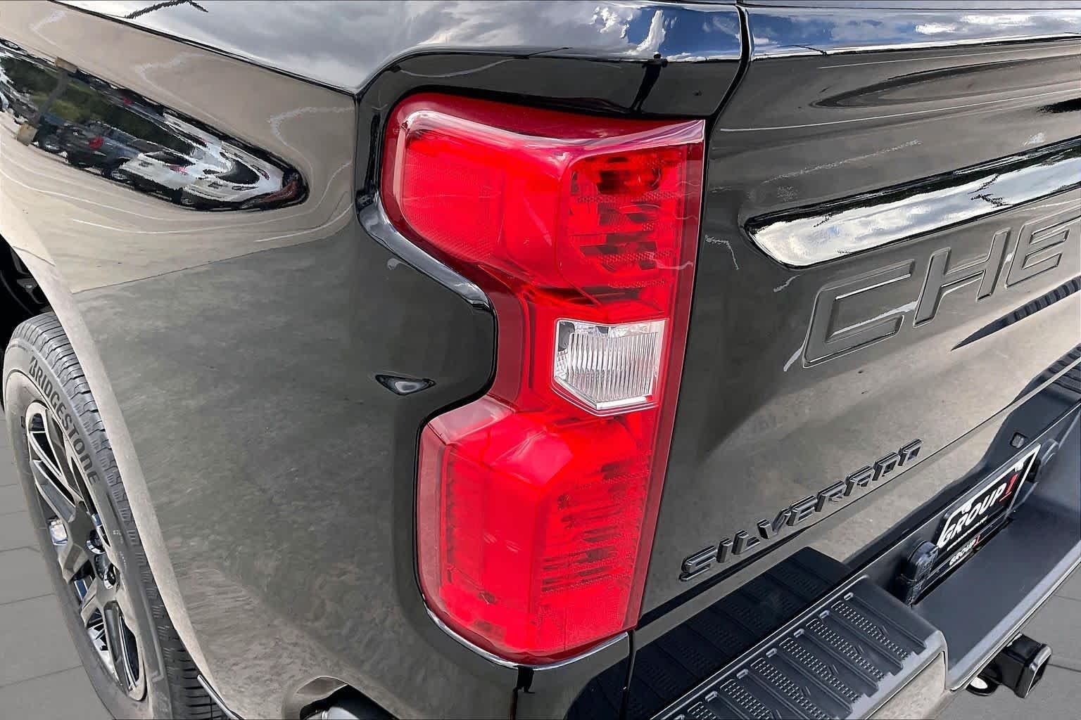 Used 2023 BLACK Chevrolet Custom image 27