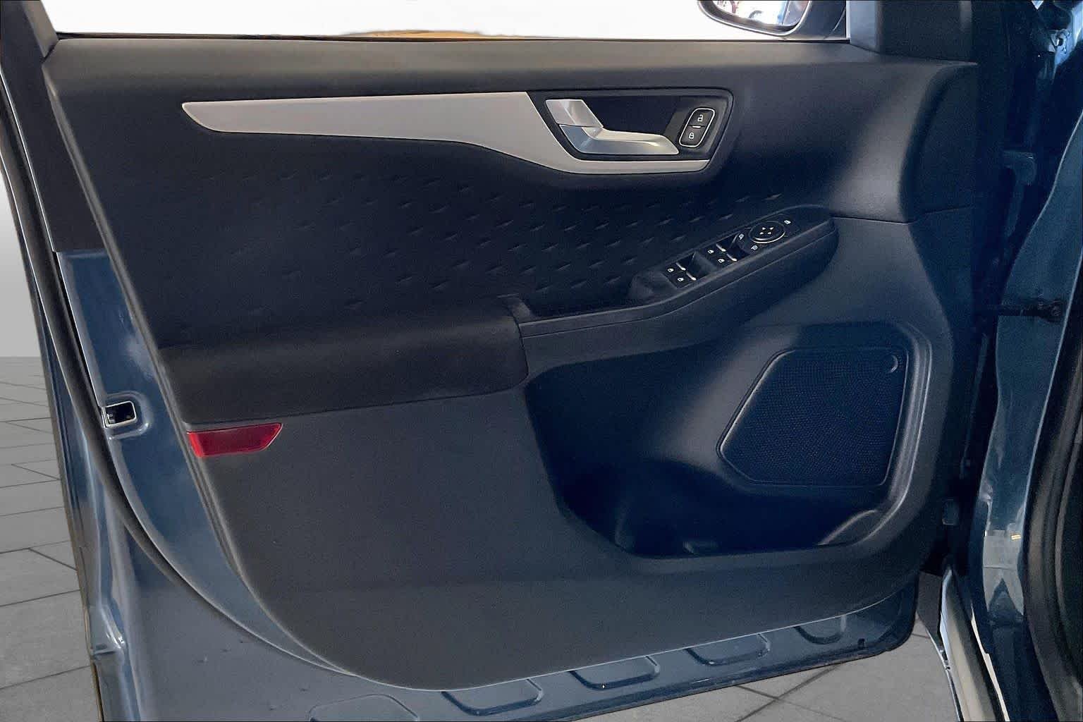 Used 2020 Blue Metallic Ford SE image 20