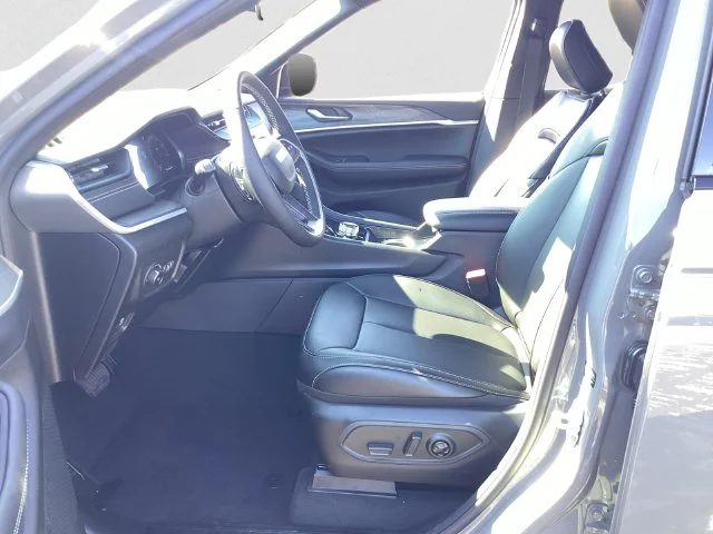 New 2027 Gray Jeep LIMITED 4X4 image 10