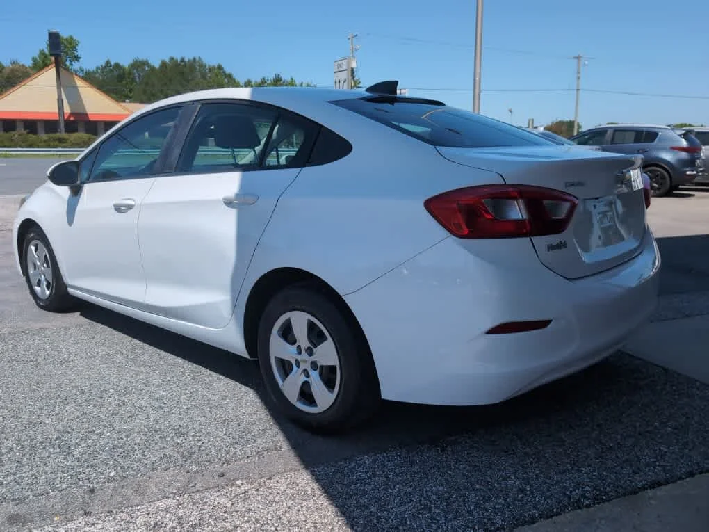 Used 2017 Summit White Chevrolet LS image 8