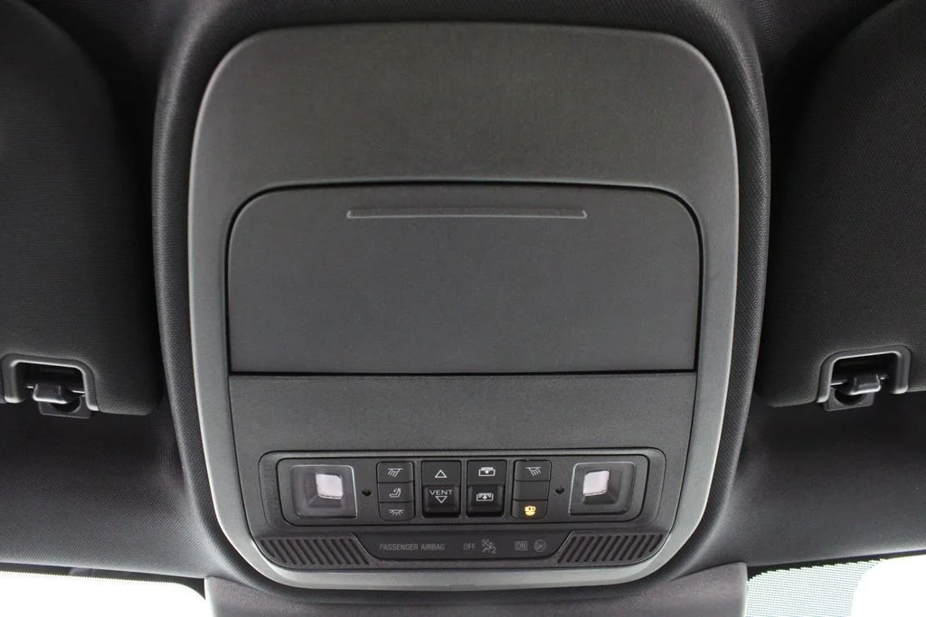 New 2027 Star White Metallic Tri-Coat Ford Platinum image 23