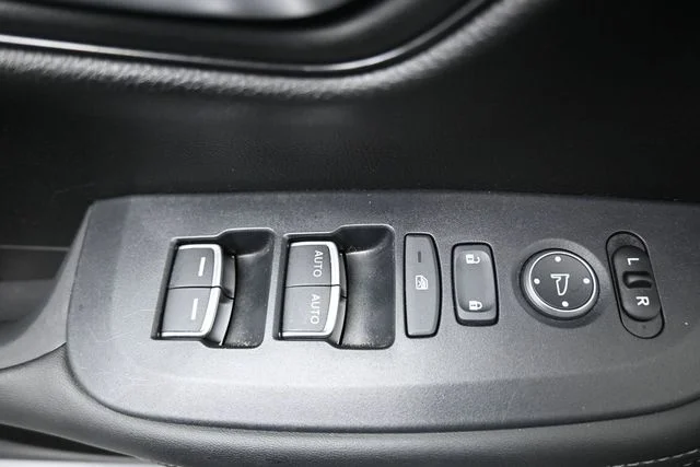 Used 2024 White Honda EX-L image 13