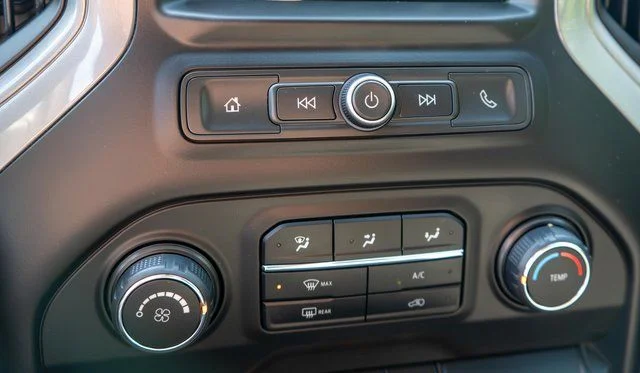 Used 2019 Blue Chevrolet Custom image 24