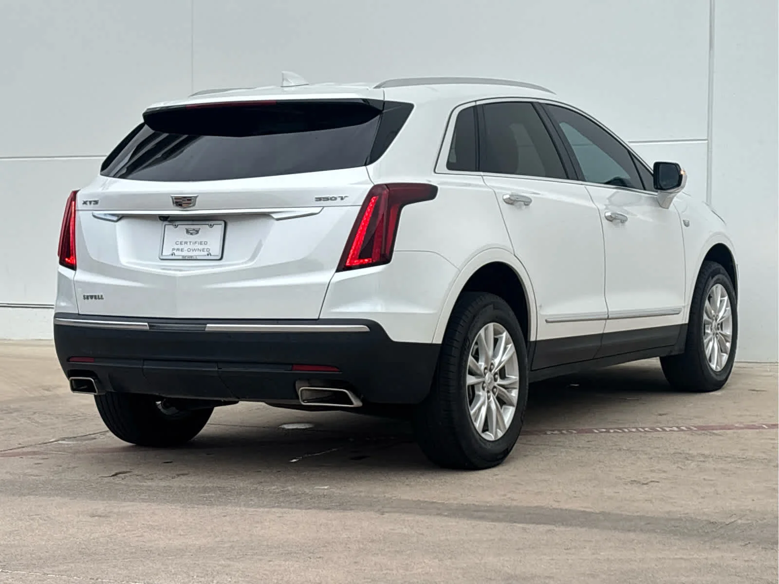 Certified Used 2023 Crystal White Tricoat Cadillac Luxury image 4