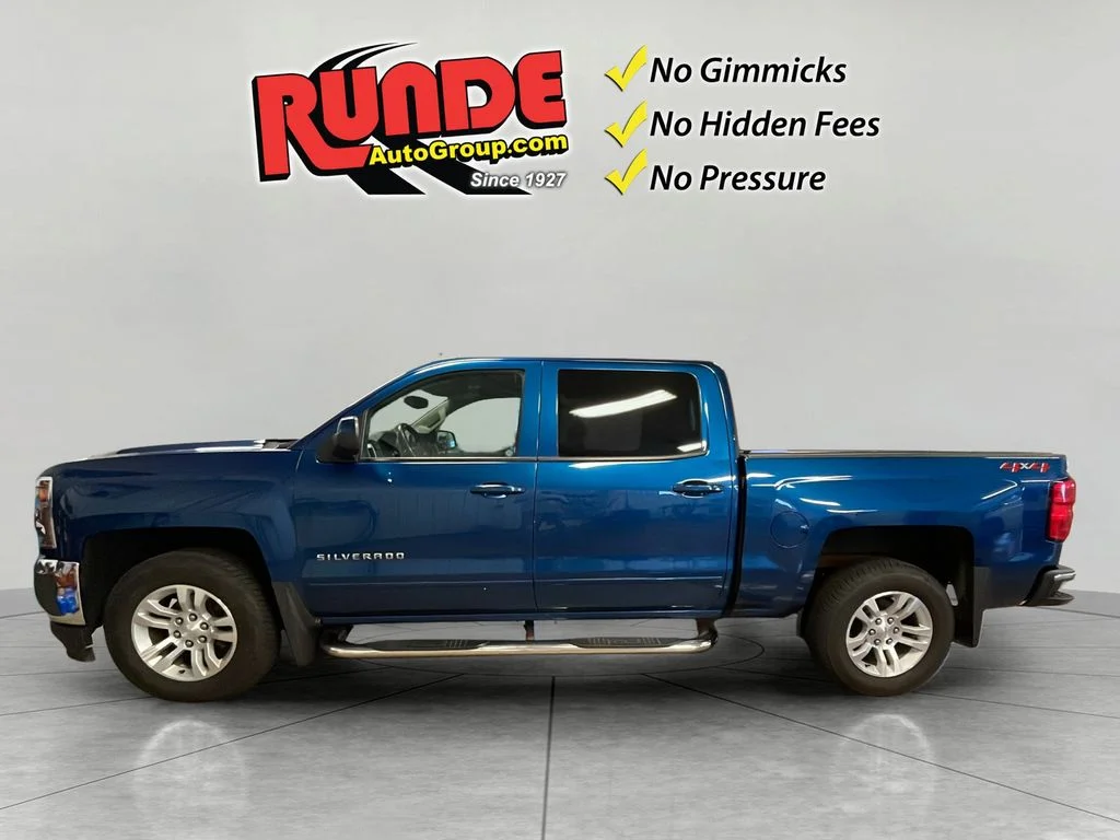Used 2018 Deep Ocean Blue Metallic Chevrolet LT image 3