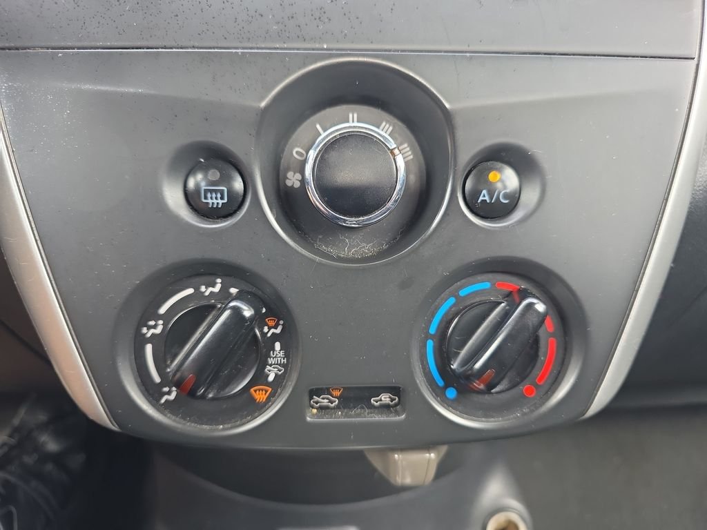 Used 2019 Gray Nissan 1.6 SV image 27