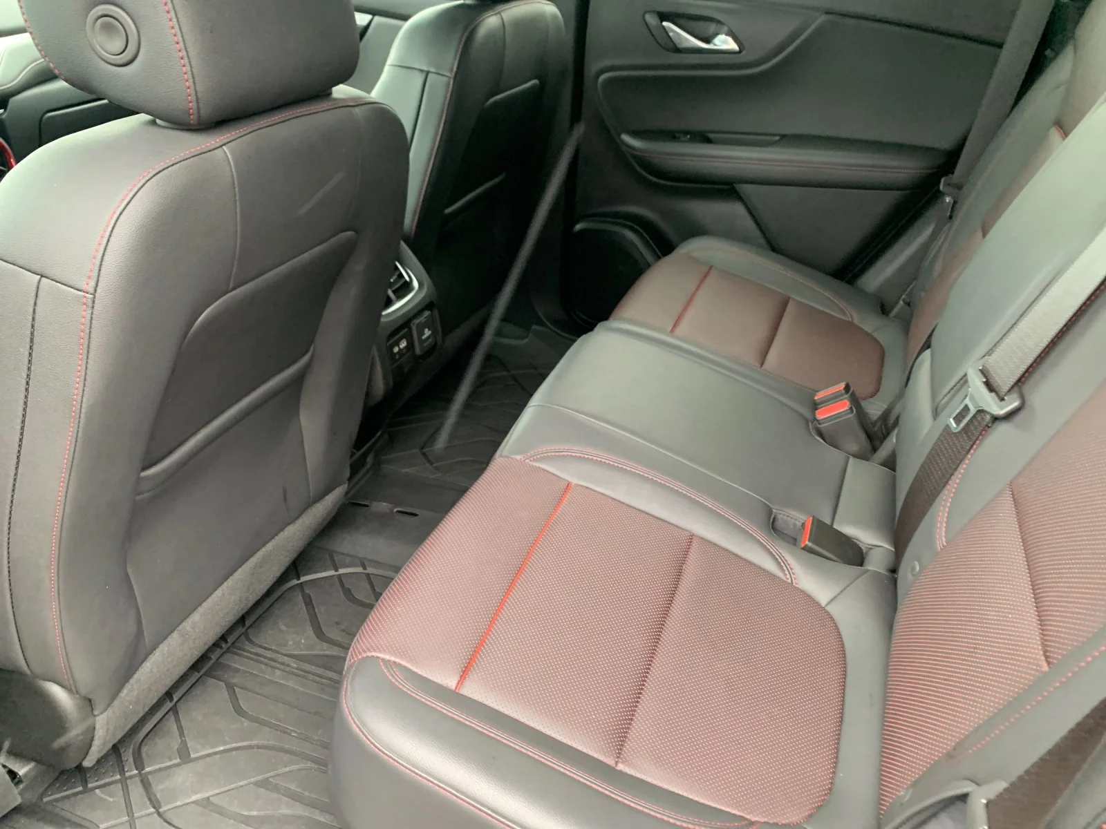 Used 2025 Sterling Gray Metallic Chevrolet RS image 13