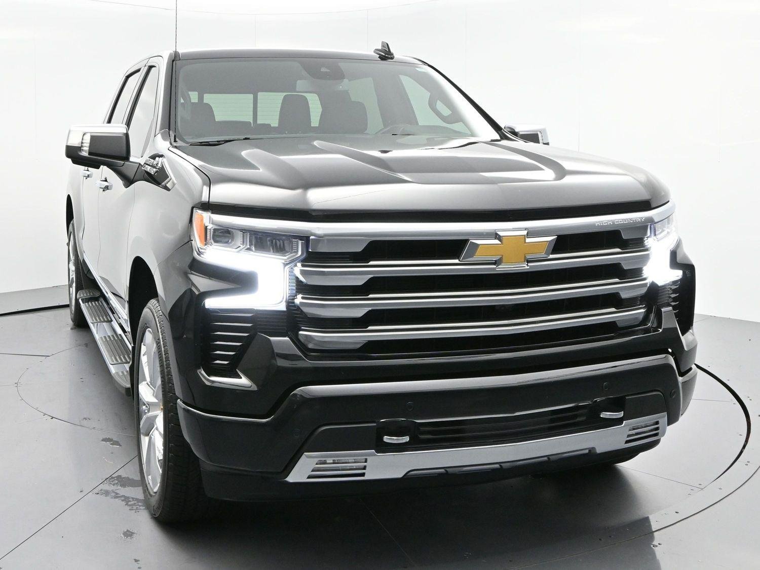 Used 2025 Black Chevrolet High Country image 2