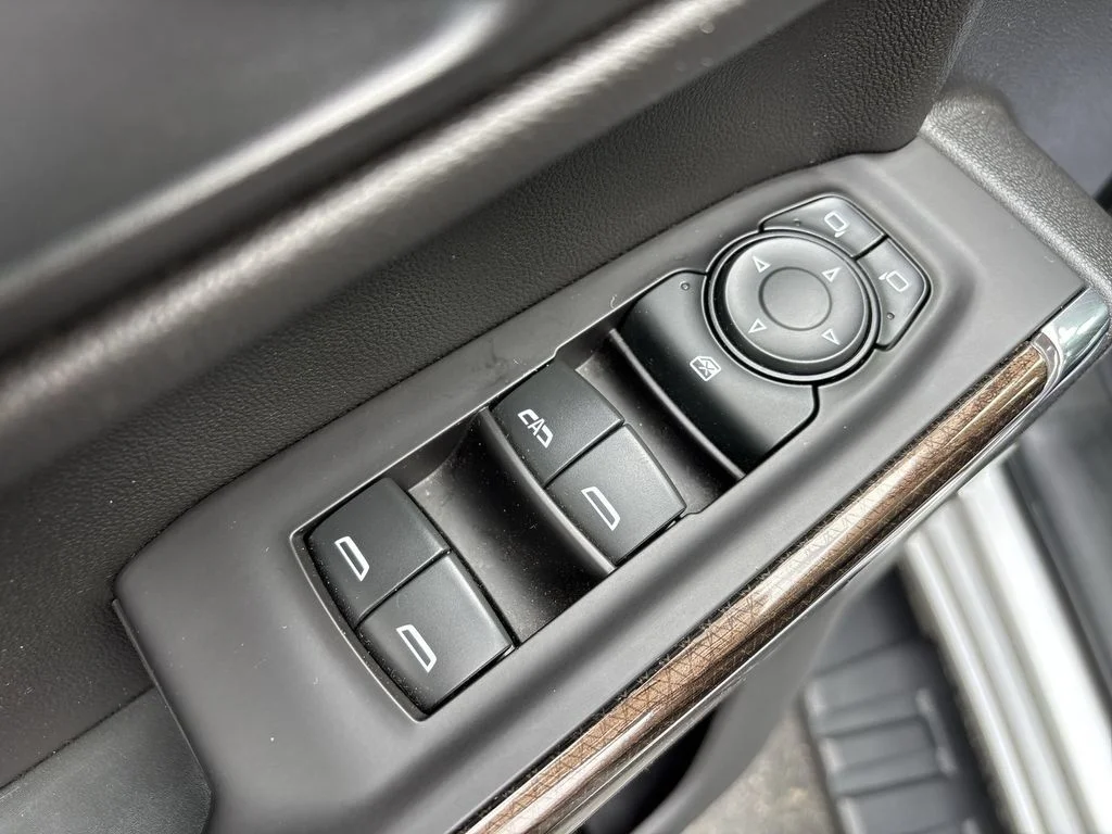Used 2019 Silver Chevrolet RST image 15