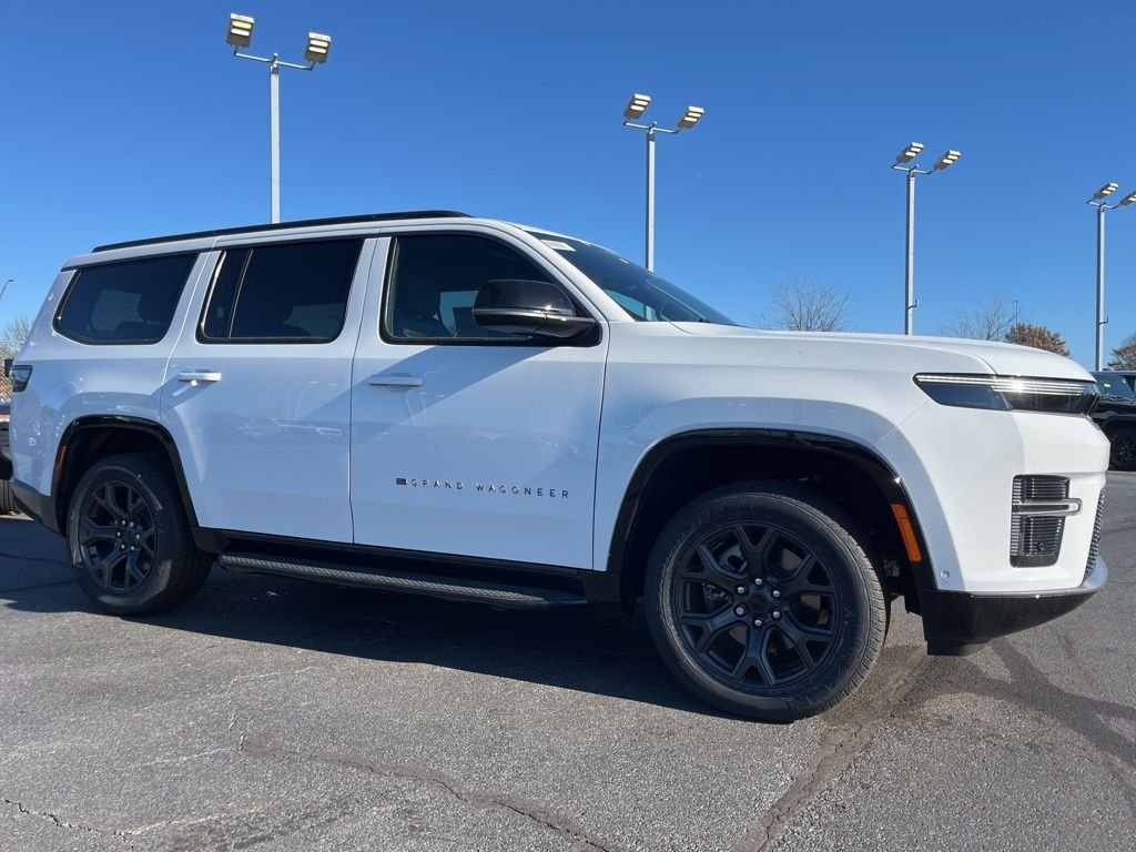 New 2026 Bright White Clear-Coat Exterior Paint Jeep Limited Altitude image 49