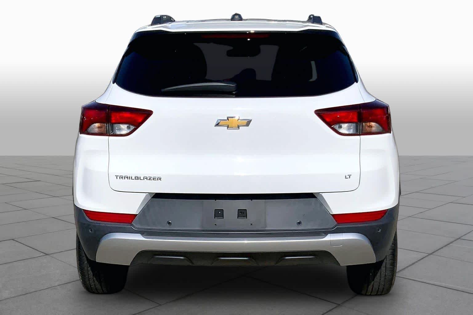 Used 2021 Summit White Chevrolet LT image 5