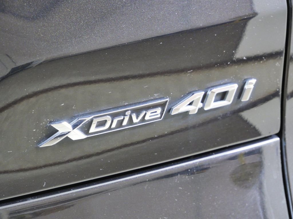 Used 2022 Black Sapphire Metallic BMW xDrive40i image 13