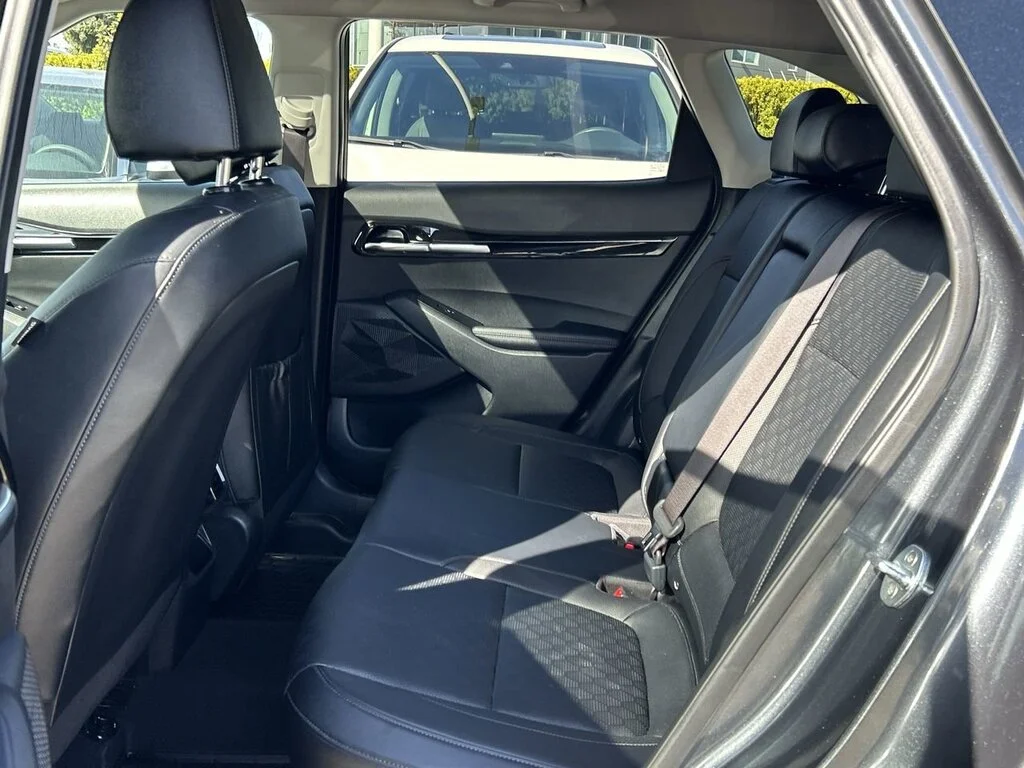 Used 2022  Kia EX AWD Low Mileage   One Owner   Local BC image 30