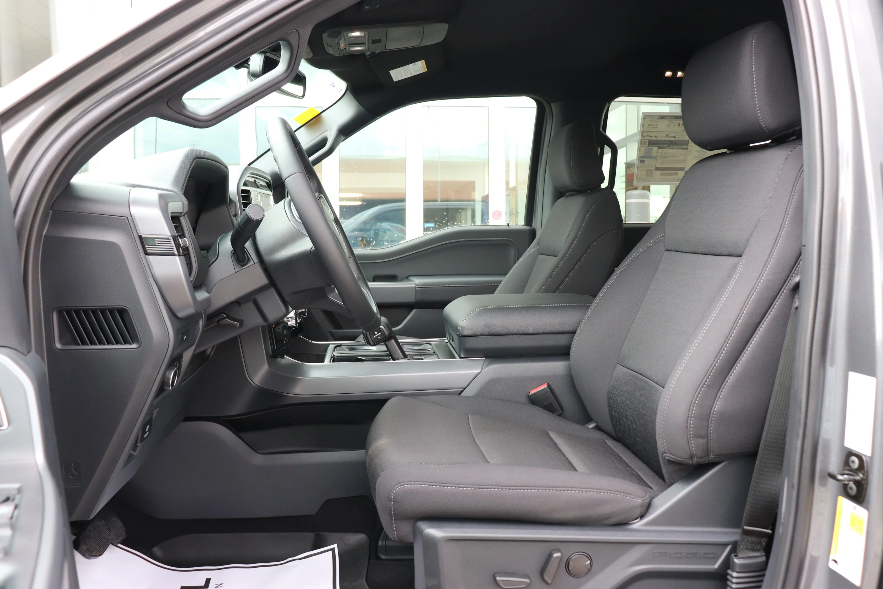 New 2026 CARBONIZED GREY METALLIC Ford XLT image 9