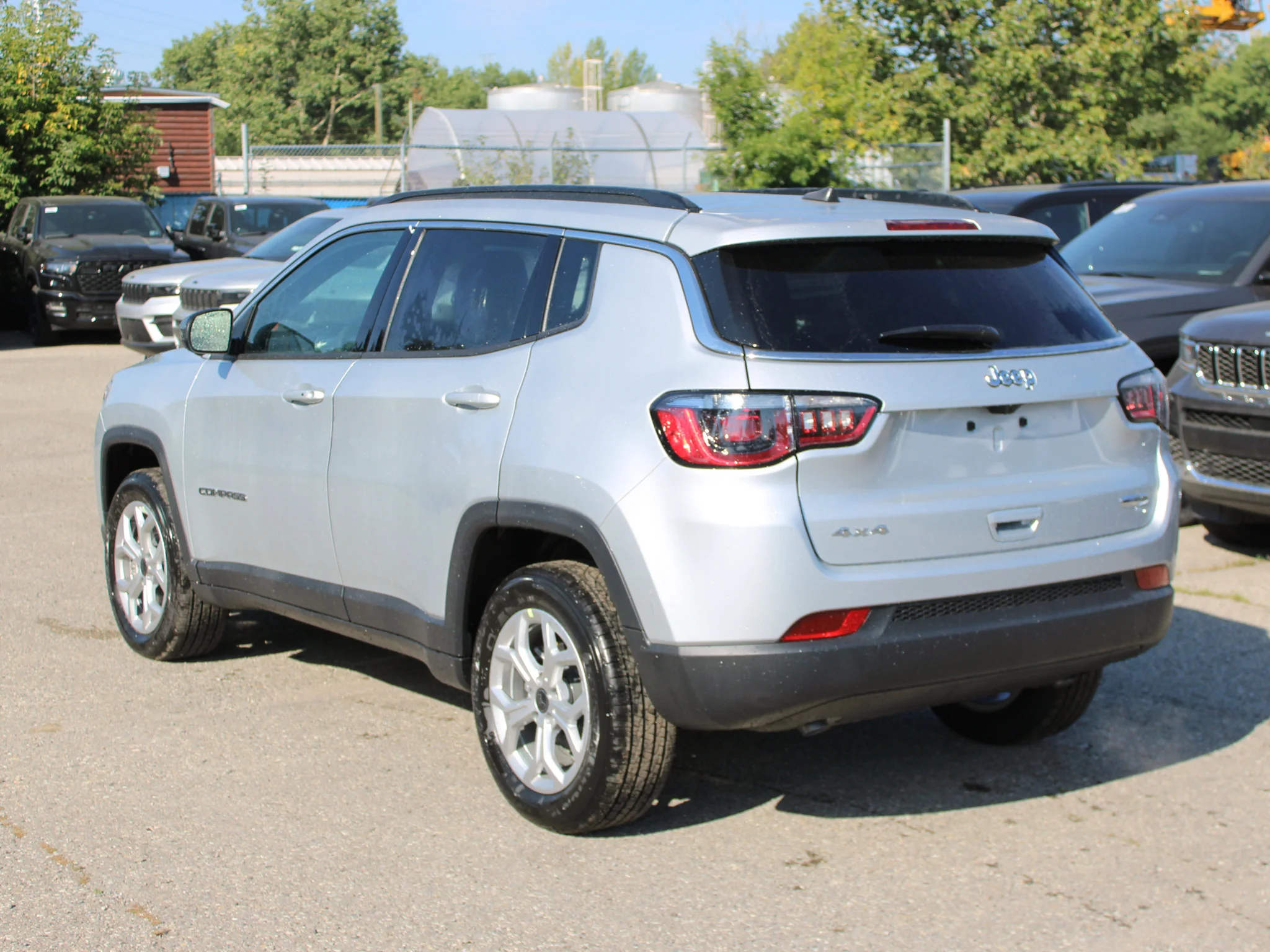 New 2025 Silver Jeep North* 4x4, Pano Sunroof, Heated Seats/Wheel, 360 Camera image 3