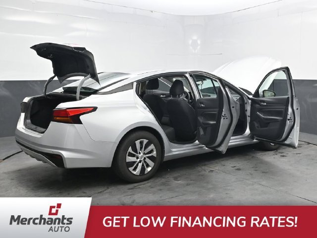 Used 2022 Silver Nissan 2.5 S image 53