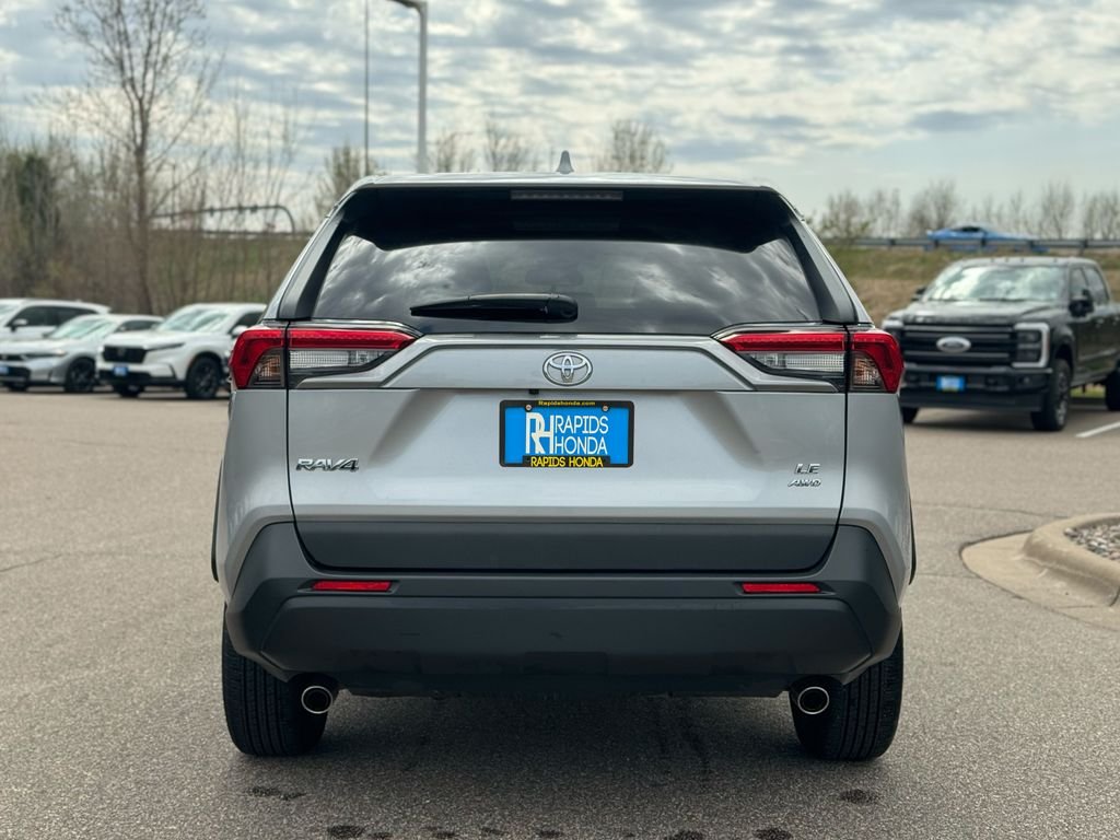 2023 Toyota RAV4 LE - Photo 18
