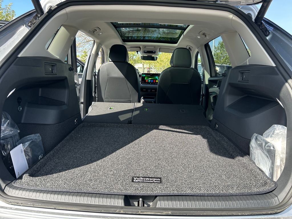 New 2026 Silver Volkswagen 2.0T SE image 14